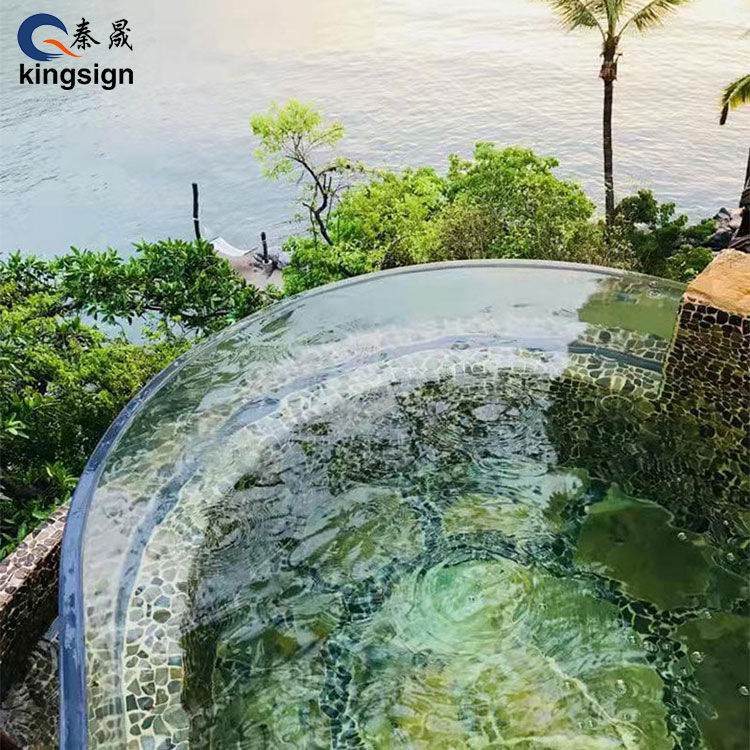 An féidir le fuinneog linn snámha fanacht criostail soiléir agus sábháilte ar feadh na mblianta?